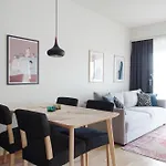 Modern 1br With Huge Balcony Above Mall Of Tripla By Nordic Collection Lägenhet Helsingfors